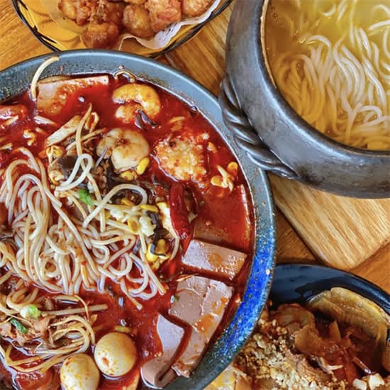 毛血旺米线 Spicy Hot Pot Rice Noodle